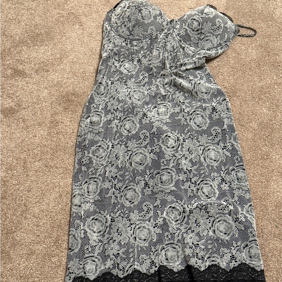 Fashion Nova Dresses & Skirts - Fashion Nova Black Lace-Texture Sheer Midi Dress - Size 2X *NWT